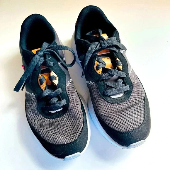 Cole Haan Women's ZERØGRAND All-Day Running Shoe - Picture 6 of 11